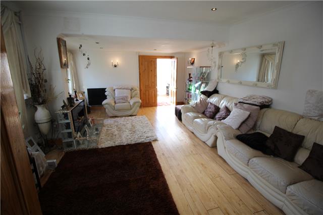  Image of 3 bedroom Semi-Detached Bungalow for sale in Sunny Bank London SE25 at Sunny Bank, London, SE25